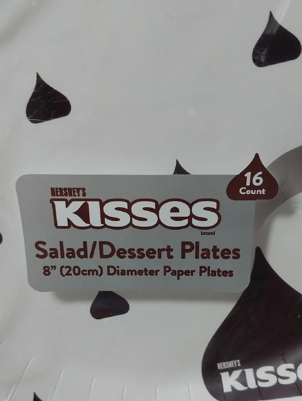 Hershey's Kisses 32 Disposable Party Plates Lot Of 2 16 Count Salad Dessert